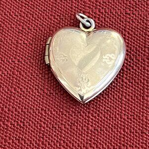 Vintage 14K Yellow Gold Heart Shaped Locket Pendant